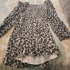 Mini dress from Aakaa, never worn. L/XL